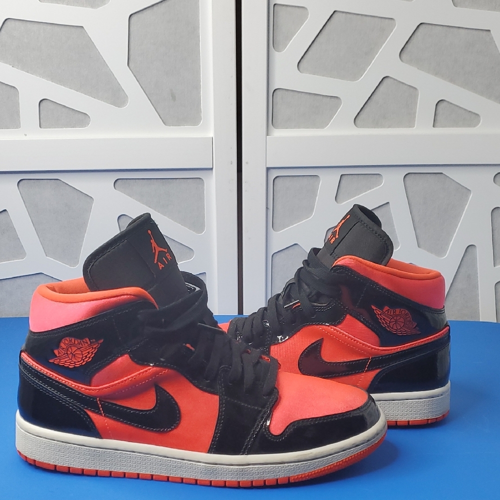 Jordan Women's Sneakers in Black and Red
